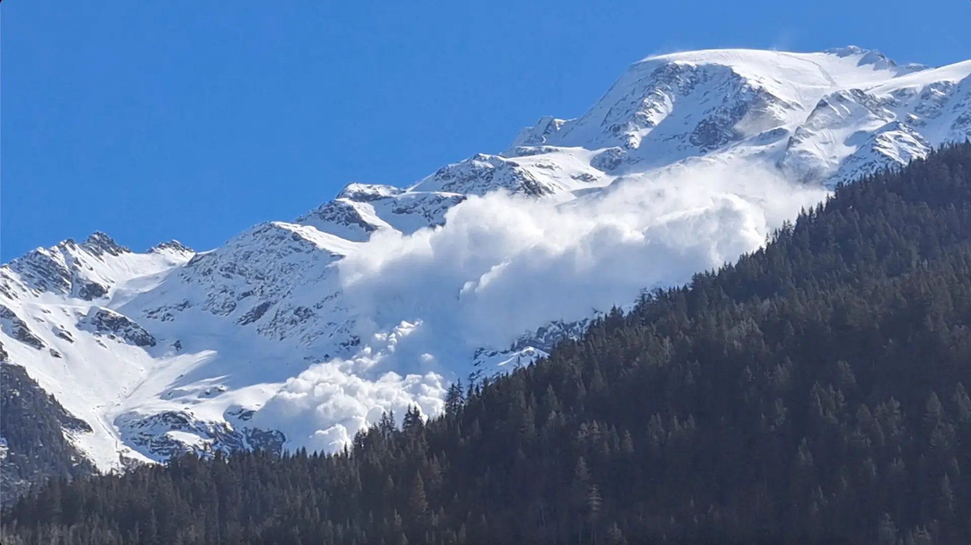 Uma avalancha matou seis pessoas, este domingo, nos Alpes Franceses