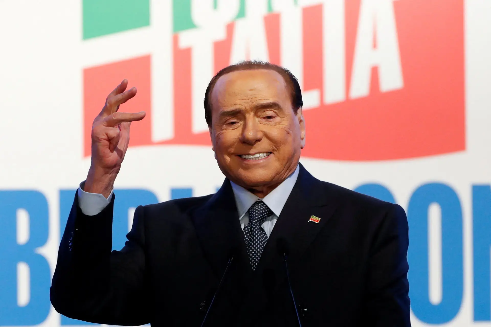 Morreu O Ex-primeiro-ministro Italiano Silvio Berlusconi - Expresso