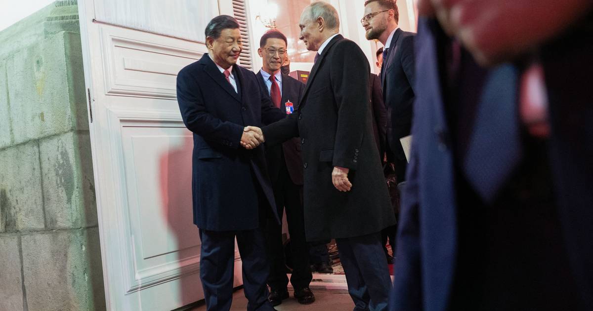 “A Rússia está a tornar-se dependente da China. Em termos geopolíticos, Putin é um idiota”
