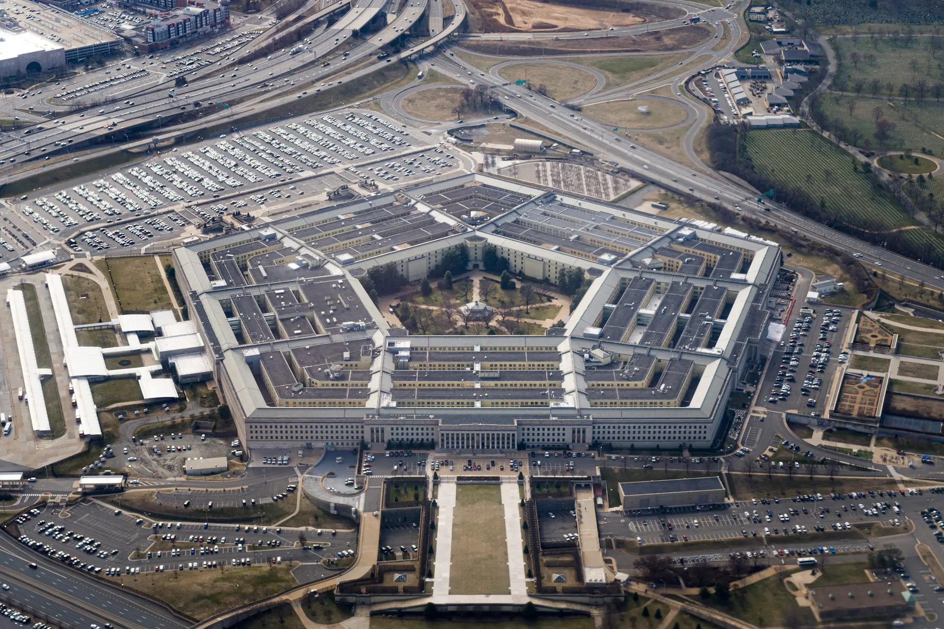 Pentágono: fuga de documentos coloca "risco muito grave" para a segurança dos Estados Unidos