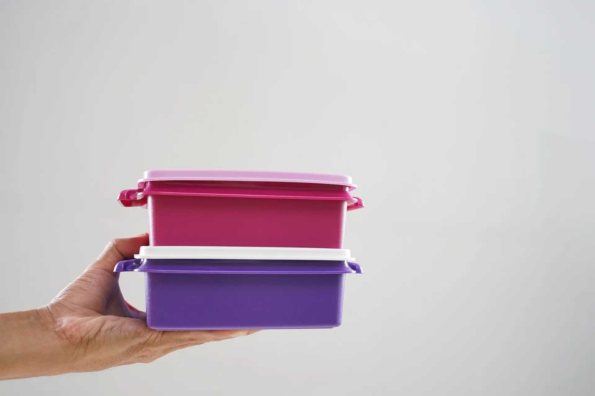"Tínhamos alguma esperança de que alguém não deixasse morrer a Tupperware": como a empresa e a sua fábrica portuguesa entraram em colapso