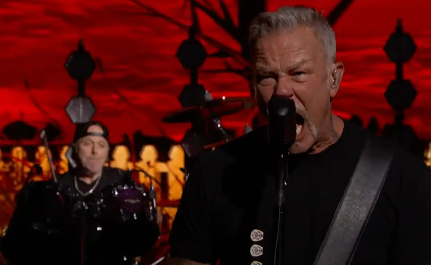 Metallica tocam o clássico 'Master of Puppets' no programa de Jimmy Kimmel: veja o vídeo