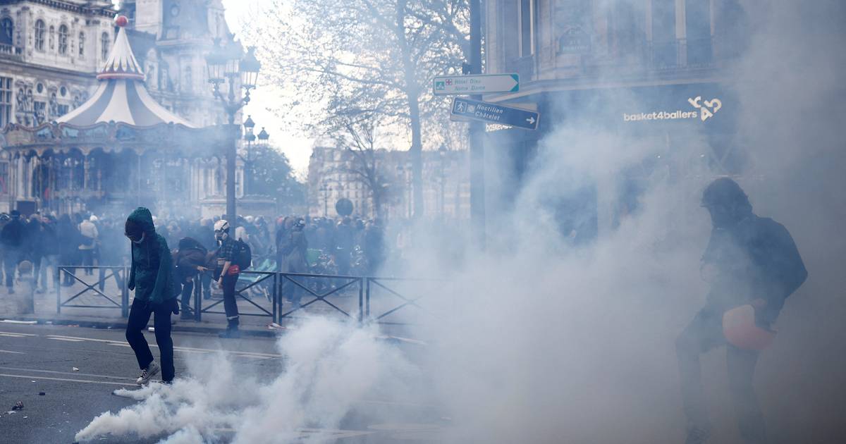 Manifestantes invadiram a sede do grupo LVMH: protestos contra as mudanças nas pensões de reforma regressam às ruas em França