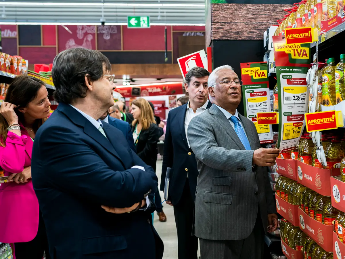 Supermercados Super Golff - Terça e Quarta é dia de Frutas