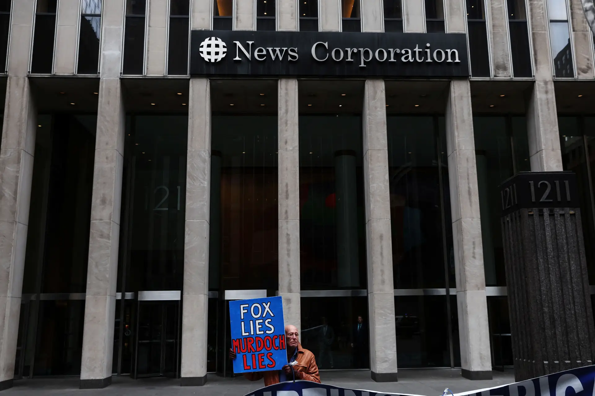 "As mentiras têm consequências": Fox News concorda pagar indemnização de 787,5 milhões de dólares a empresa de voto eletrónico