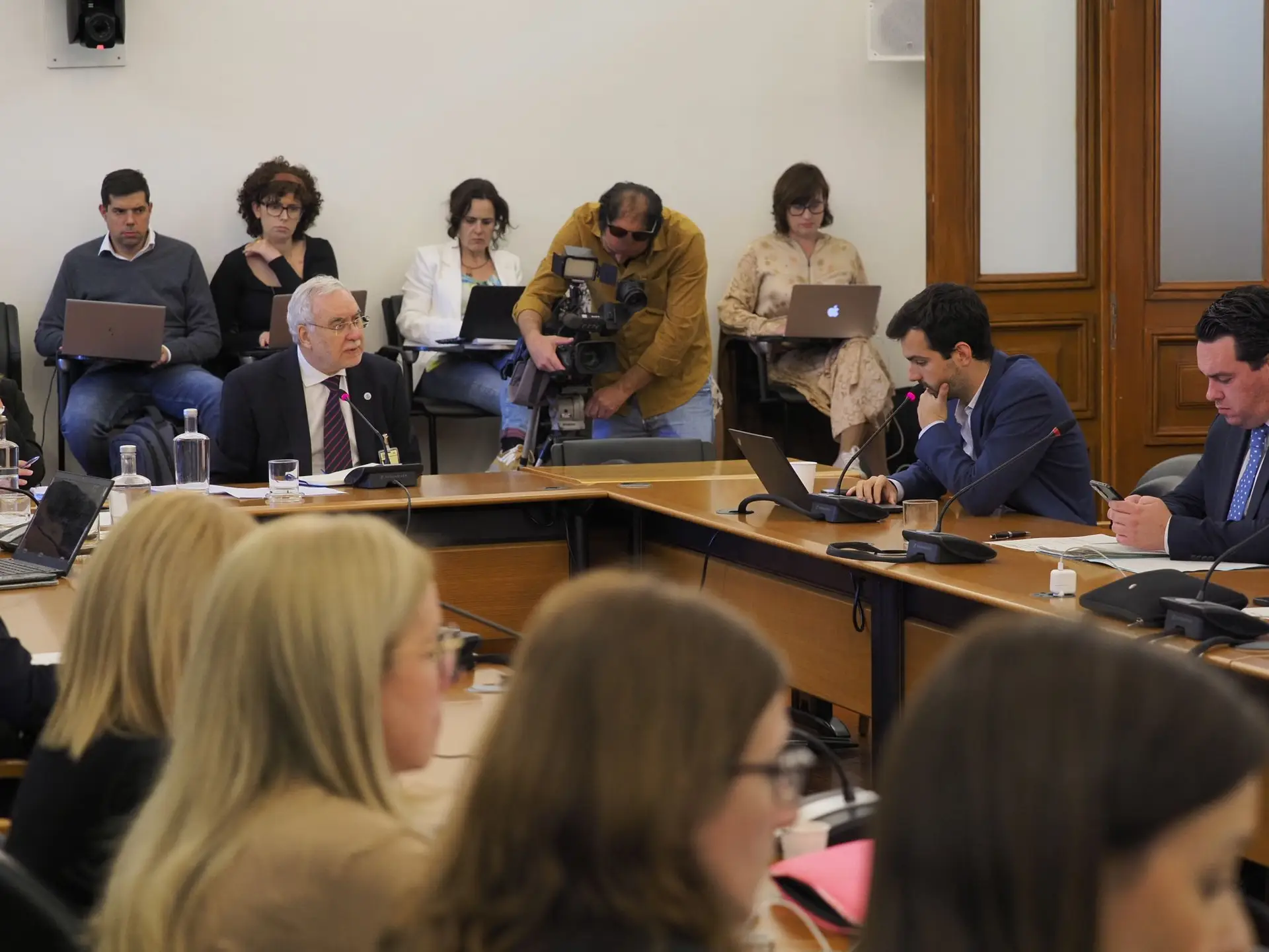 Ler ou não ler a deliberação que despediu a líder executiva da TAP, eis a questão que animou a Comissão de Inquérito