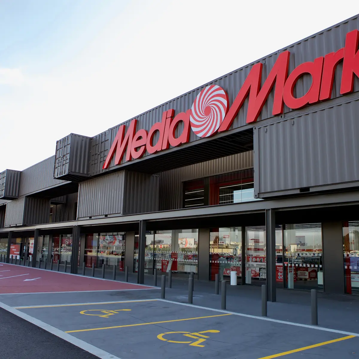 Fnac compra lojas da MediaMarkt em Portugal - SIC Notícias