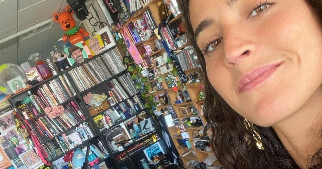 MARO gravou um Tiny Desk Concert, célebres atuações ‘pequeninas’ na rádio pública dos Estados Unidos