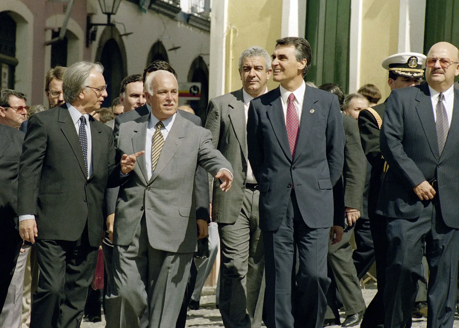 Cavaco Silva num passeio por S. Salvador da Baía, durante a III Cimeira Ibero-Americana, a 16 de julho de 1993, acompanhado do Presidente do Brasil, Itamar Franco e do Governador da Baía, António Carlos Magalhães