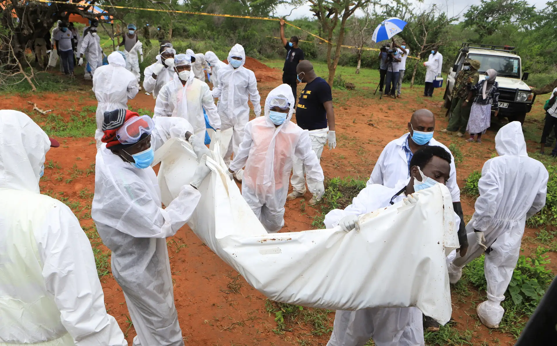 Descobertos até agora 21 corpos de pessoas que terão morrido de fome após jejum numa seita no Quénia