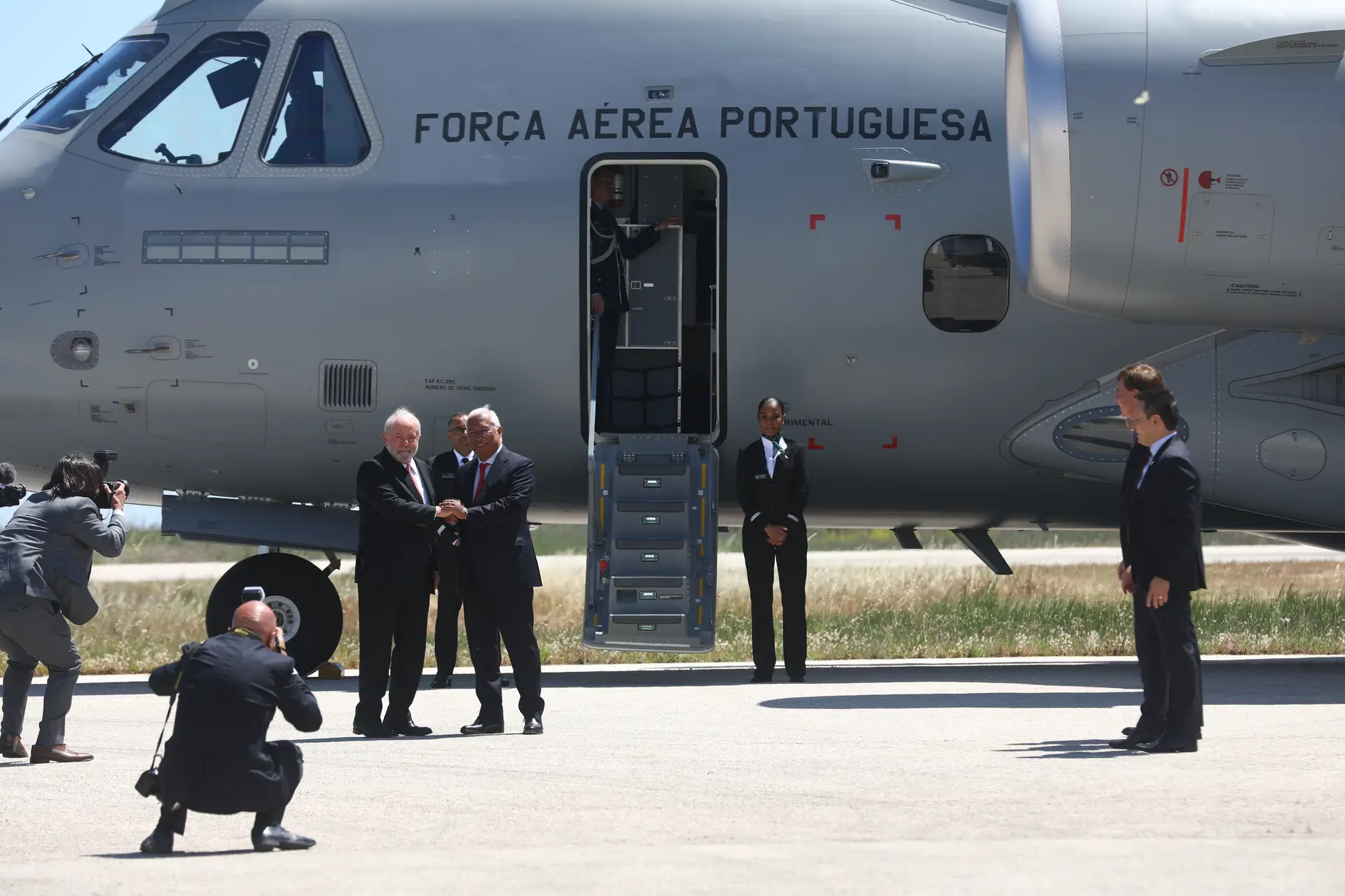 O Presidente do Brasil, Lula da Silva, visitou a OGMA em abril com António Costa