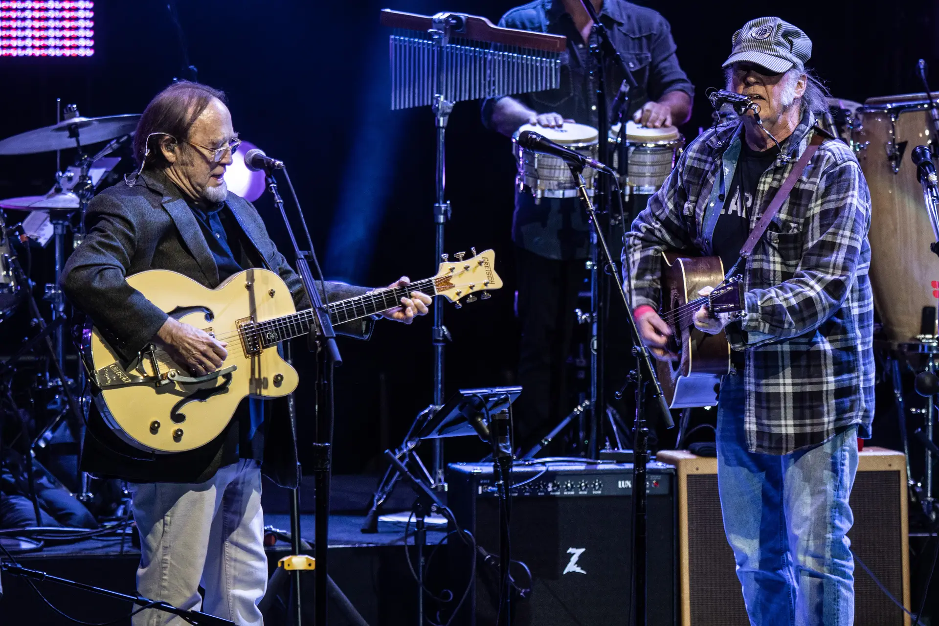 Neil Young deu o seu primeiro concerto em quatro anos com Stephen Stills