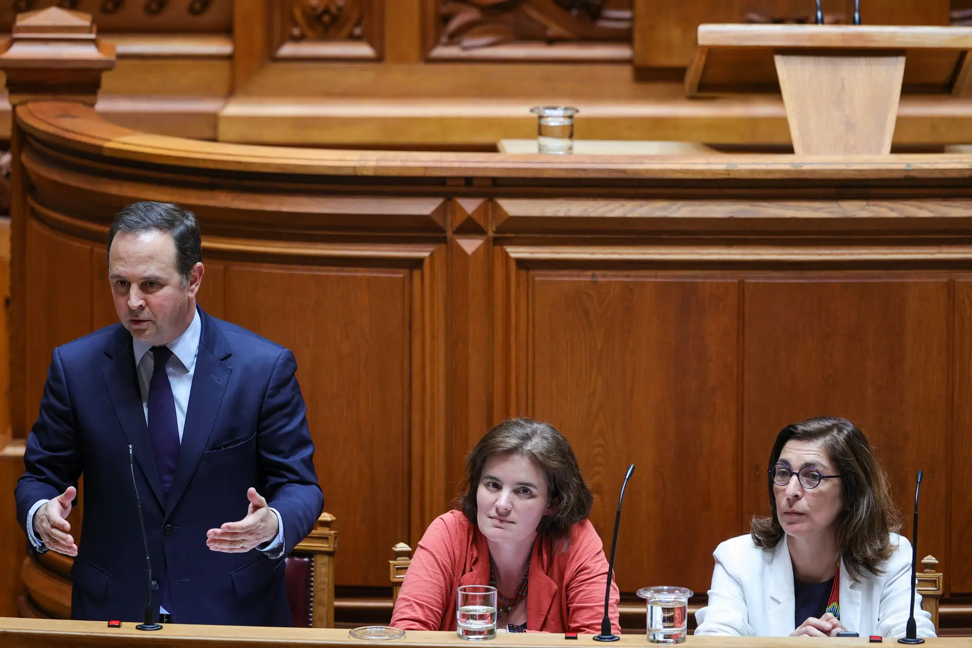 Governo enviou ao Parlamento "a totalidade" dos documentos que não queria enviar sobre demissões na TAP
