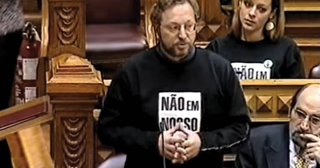 Há 20 anos, os deputados do Bloco de Esquerda também foram acusados de mau comportamento no Parlamento – e saíram pelo próprio pé