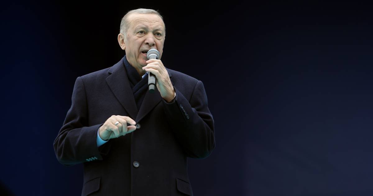 Turquia: Erdogan perde maioria absoluta com 90% dos votos contabilizados
