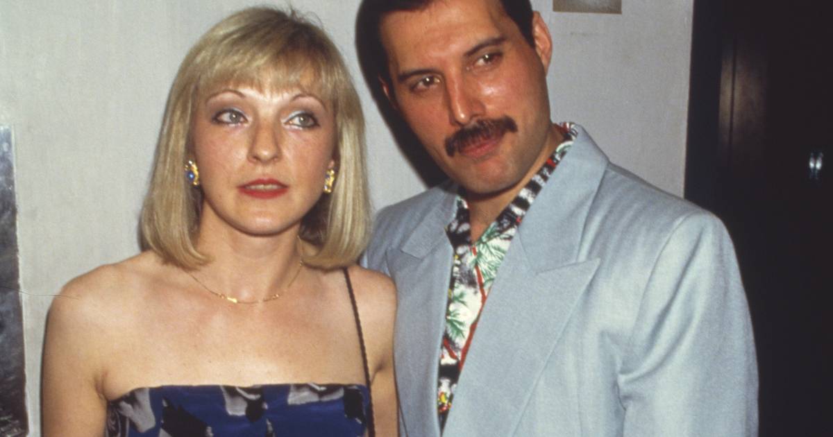 "O Freddie estava sob o efeito de morfina, sempre a adormecer. Em dado momento, acorda e me diz: 'a minha velha fiel'. Eu me senti como um cão"