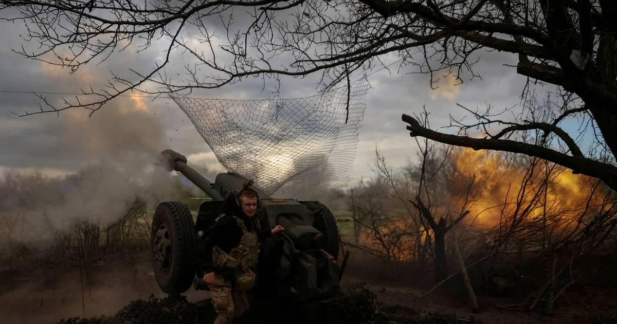 Ucrânia precisa de “um pouco mais de tempo” para a contraofensiva, Rússia classifica conflito como “muito difícil”