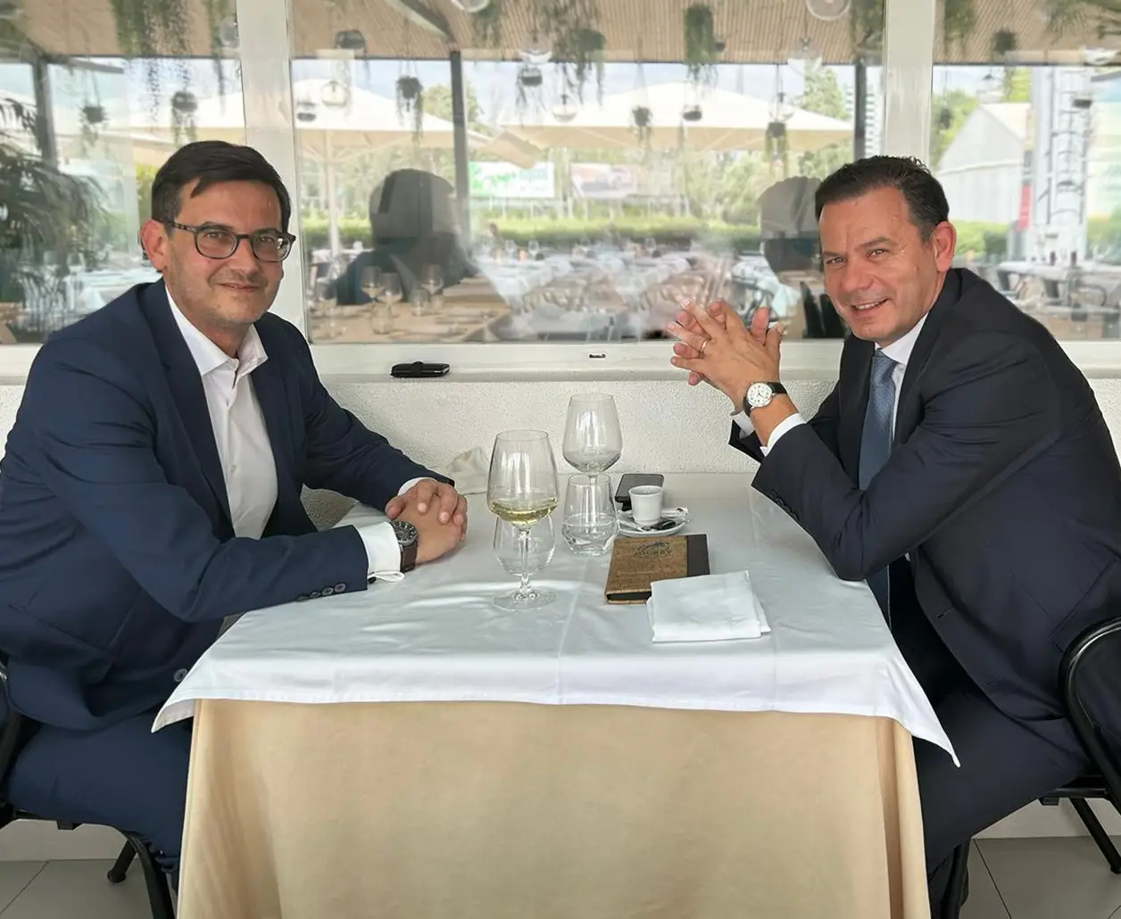 Montenegro e Rocha almoçaram juntos com crise no Governo na agenda