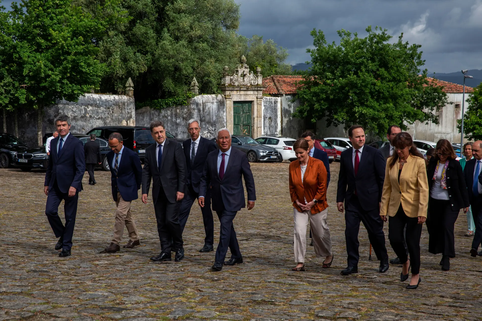 À espera das 20h, Governo dá ordens para serenar tensão com Marcelo