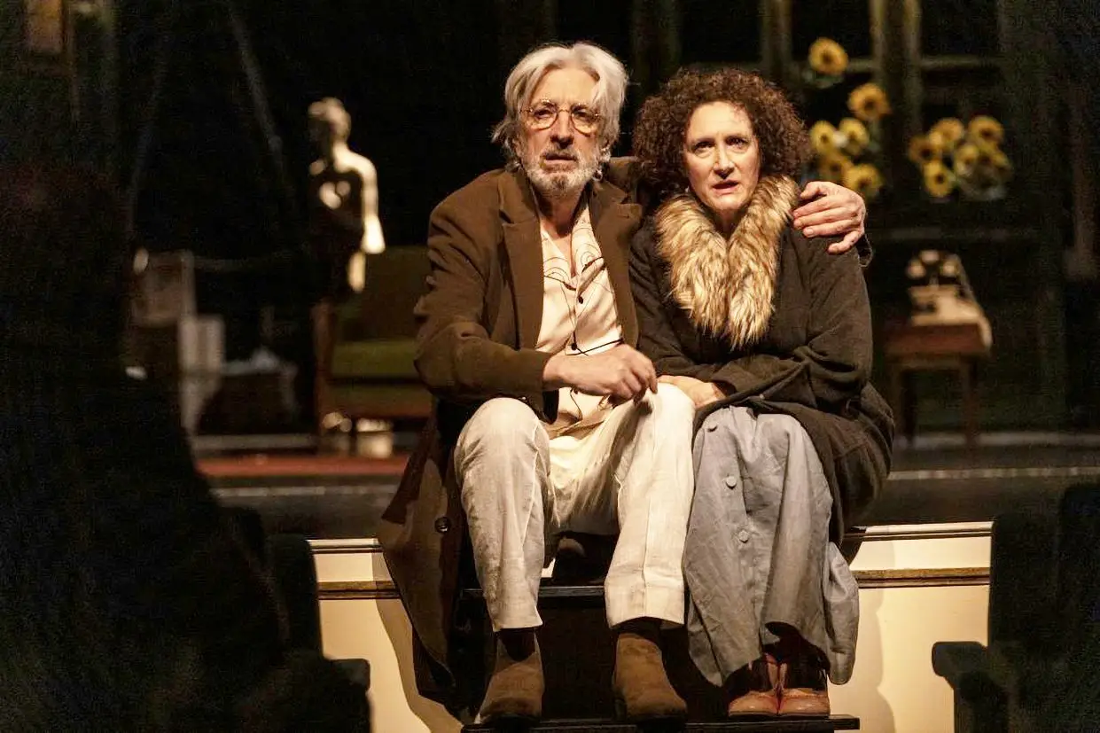 Luísa Cruz e Miguel Guilherme na peça de Tennessee Williams