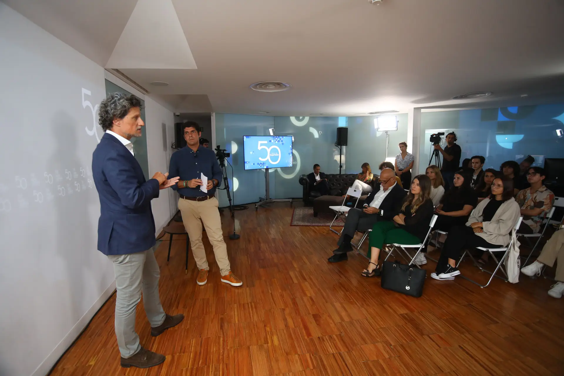Afinal, o que é ter 'Liberdade para Pensar'? Expresso celebra liberdade de imprensa em conversa com jovens