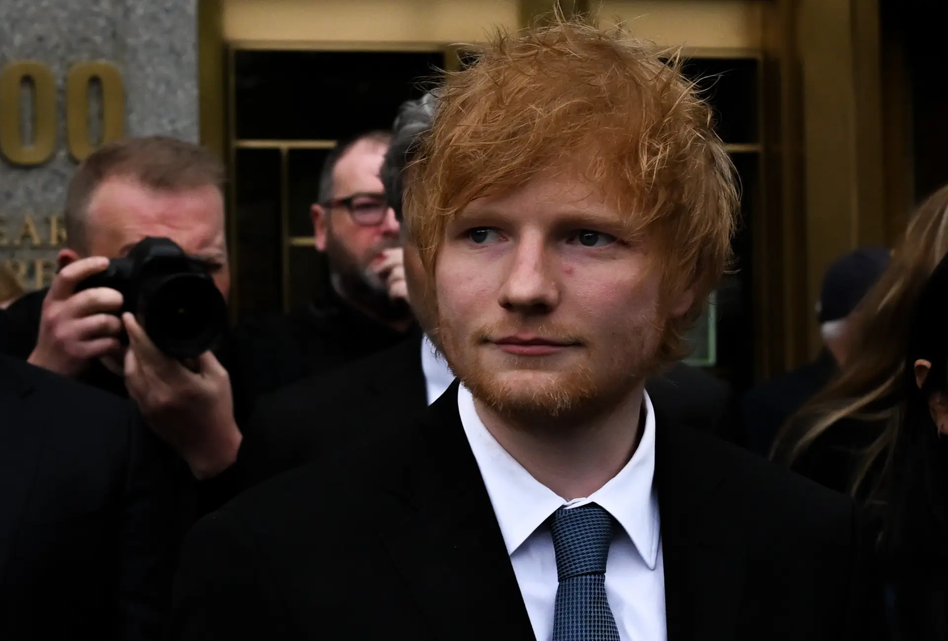 Ed Sheeran, à saída do tribunal