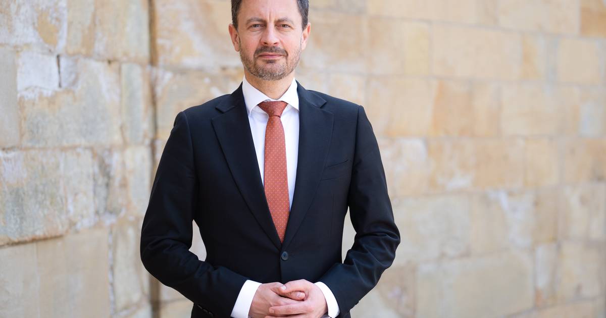 Primeiro-ministro eslovaco Eduard Heger apresentou renúncia ao cargo