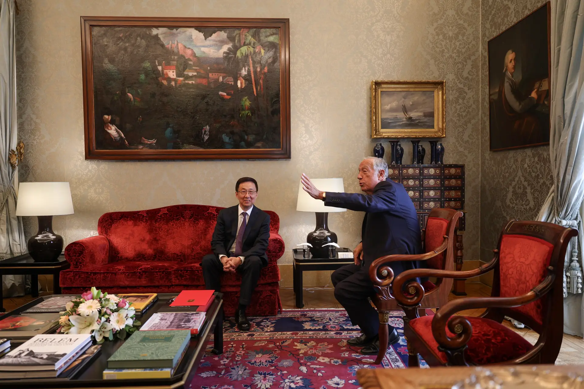 Vice-presidente da China está em Portugal, mas o peso político deve ficar para a visita seguinte