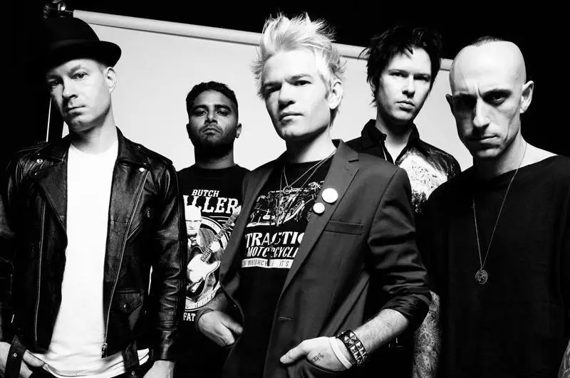 Sum 41 anunciam o fim da banda depois de uma digressão mundial