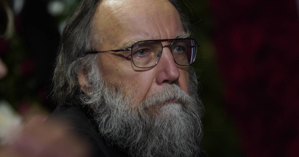 A visão antiocidental de Dugin: “O liberalismo é absolutamente totalitário. Fascismo e comunismo estão inseridos na lógica do liberalismo”