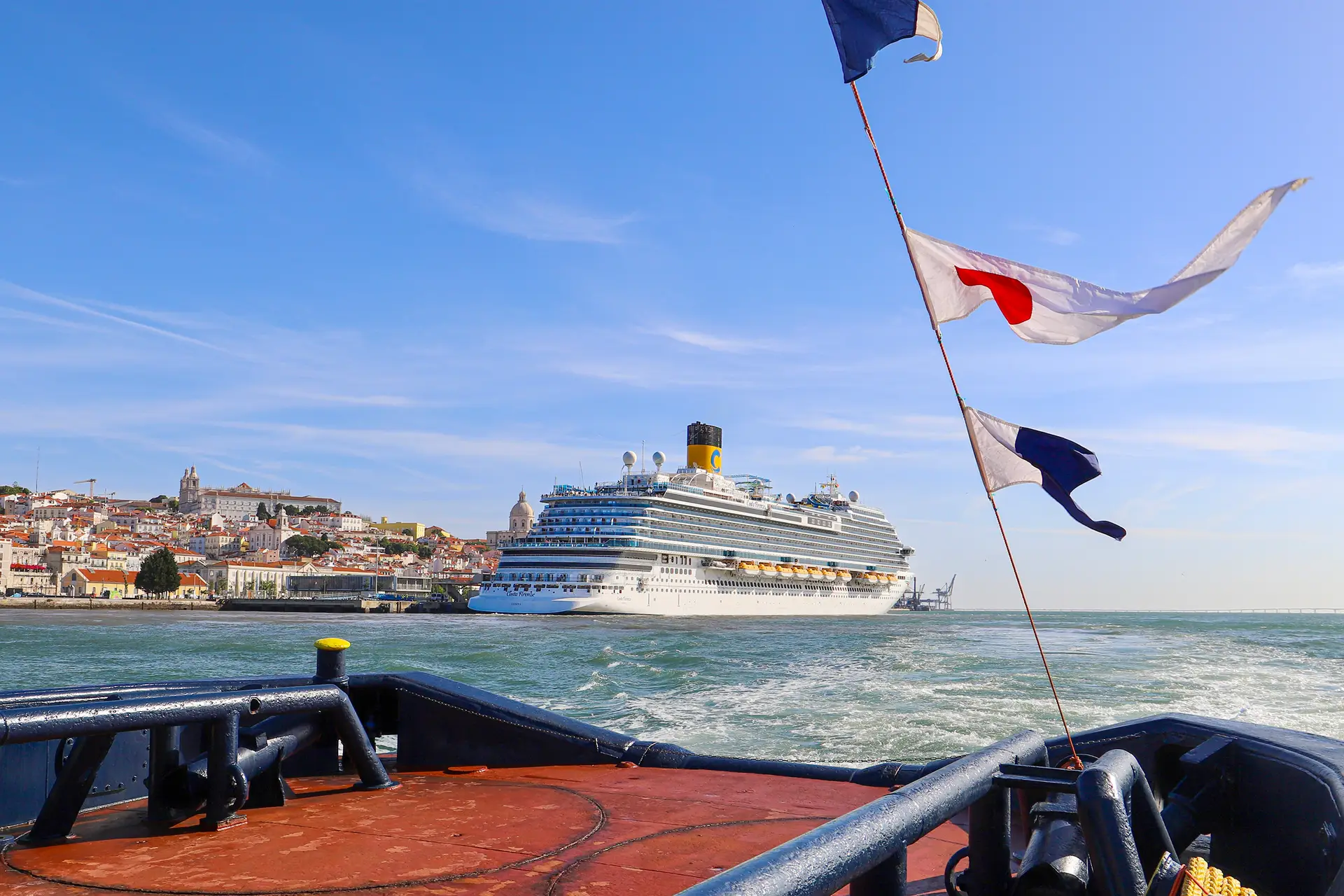 Navio de cruzeiro “Costa Firenze” visitou Lisboa pela primeira vez