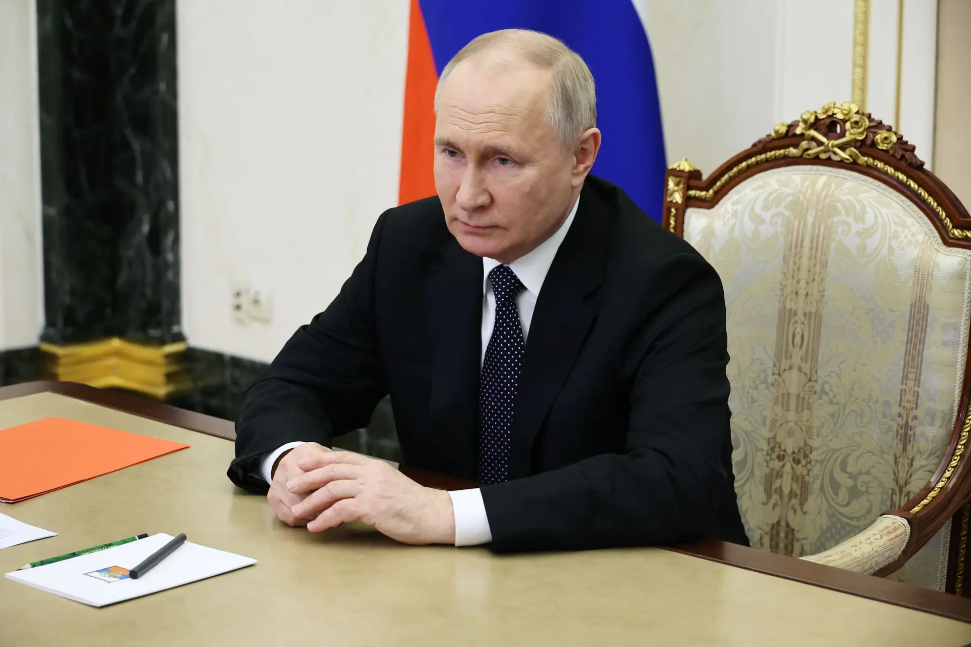 “Eles enlouqueceram”: Putin surpreendido com manifestações antirrussas na Geórgia