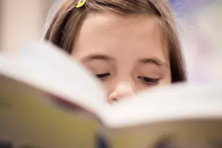 Capacidade dos alunos do 4.º ano lerem e compreenderem textos piorou na última década. Ter livros em casa e pais leitores melhora literacia