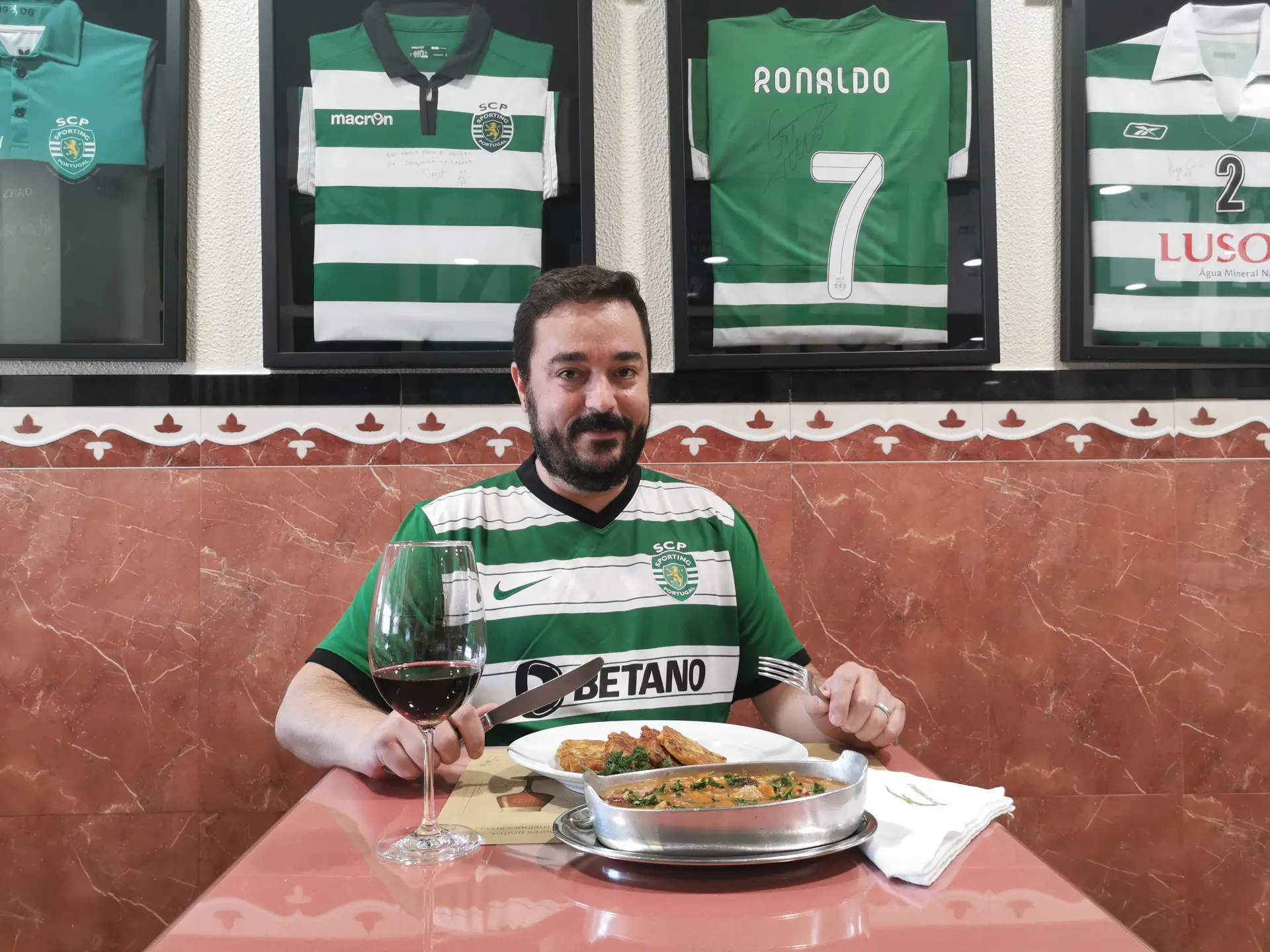 Ricardo Rodrigues joga em casa com as "Pataniscas de bacalhau"