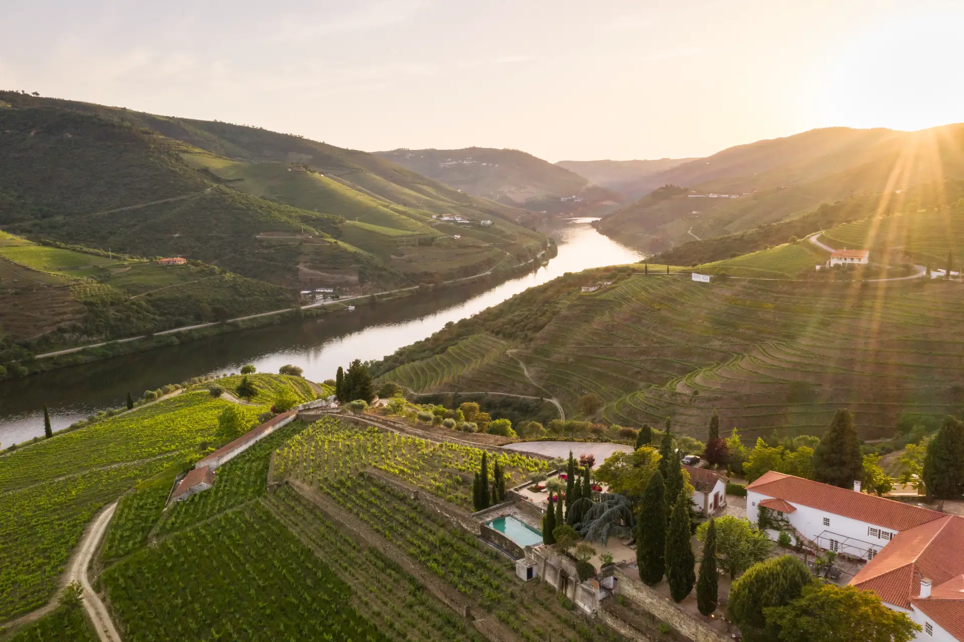 Este é o hotel de luxo no Douro onde se produz o melhor vinho de Portugal
