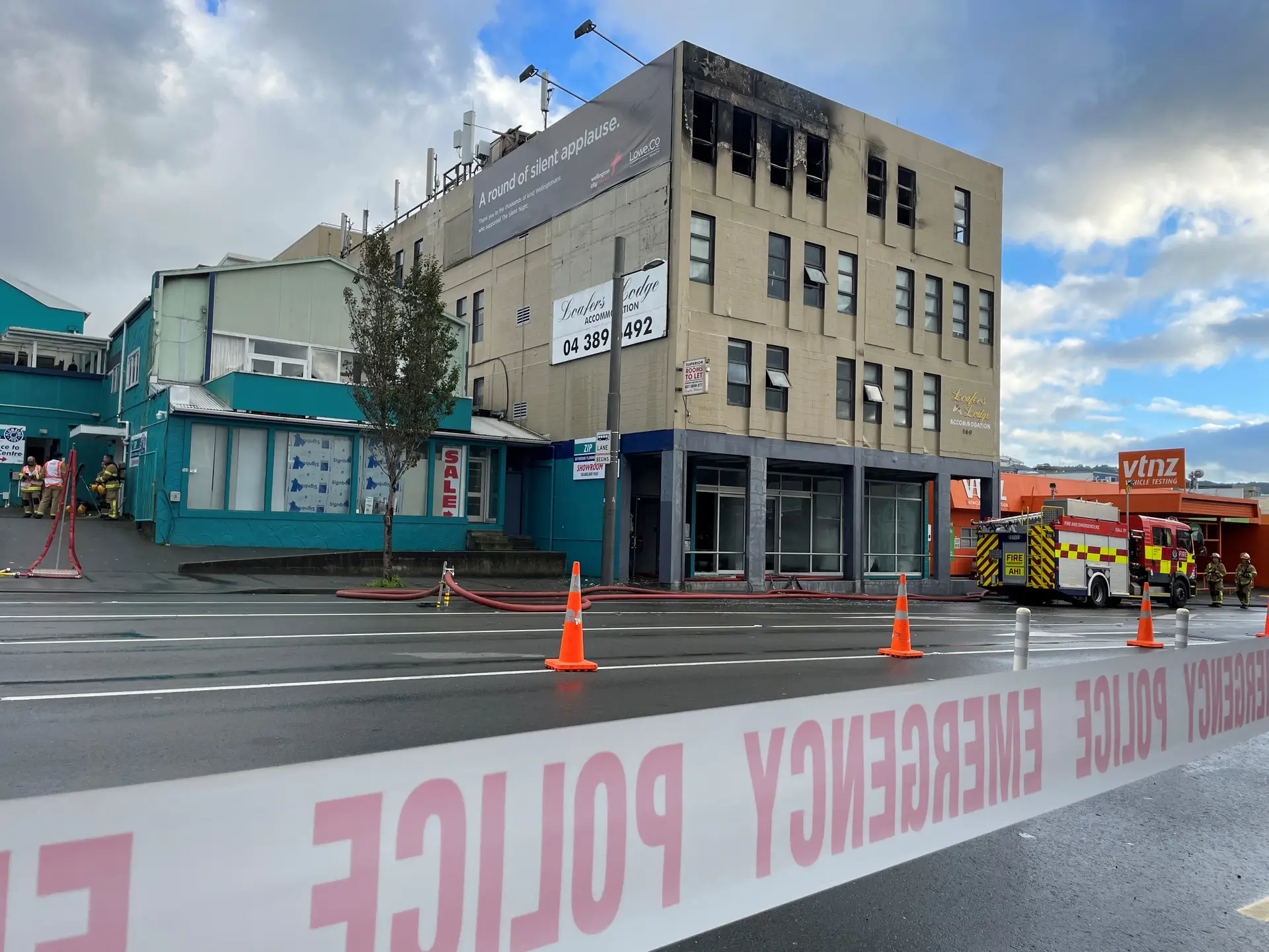 Incêndio num albergue em Wellington, na Nova Zelândia, matou 6 pessoas e feriu outras cinco
