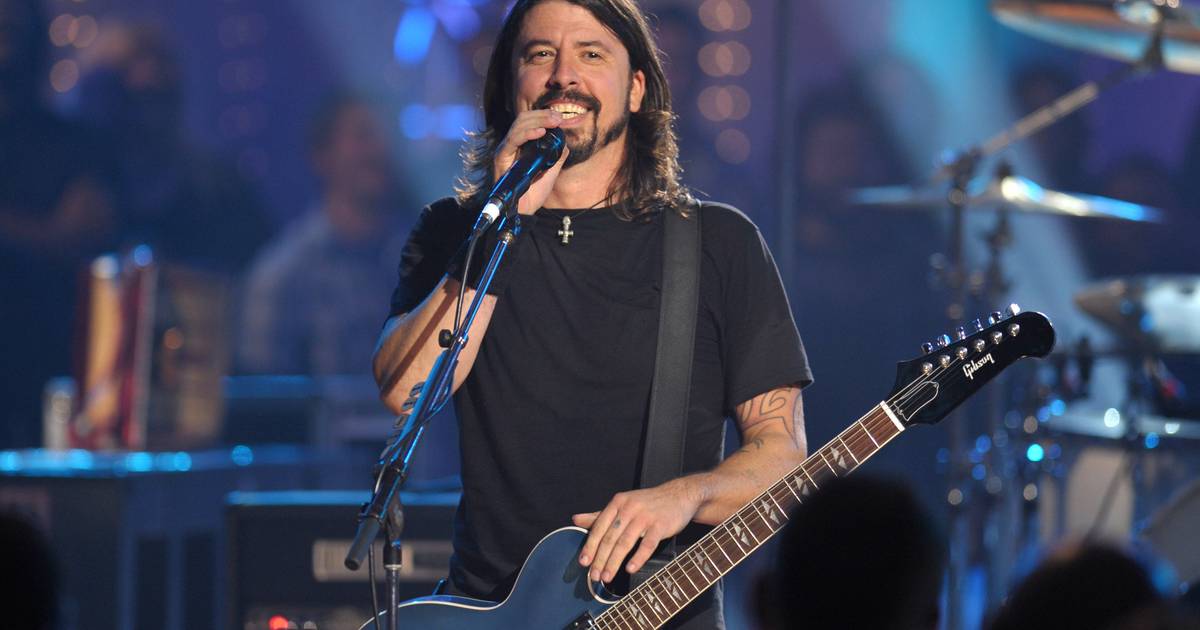 Os Foo Fighters tocaram pela primeira vez ao vivo canção nova de dez minutos. Veja aqui