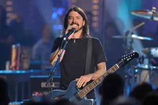 Foo Fighters mostram canção com dez minutos: ouça a épica 'The Teacher'
