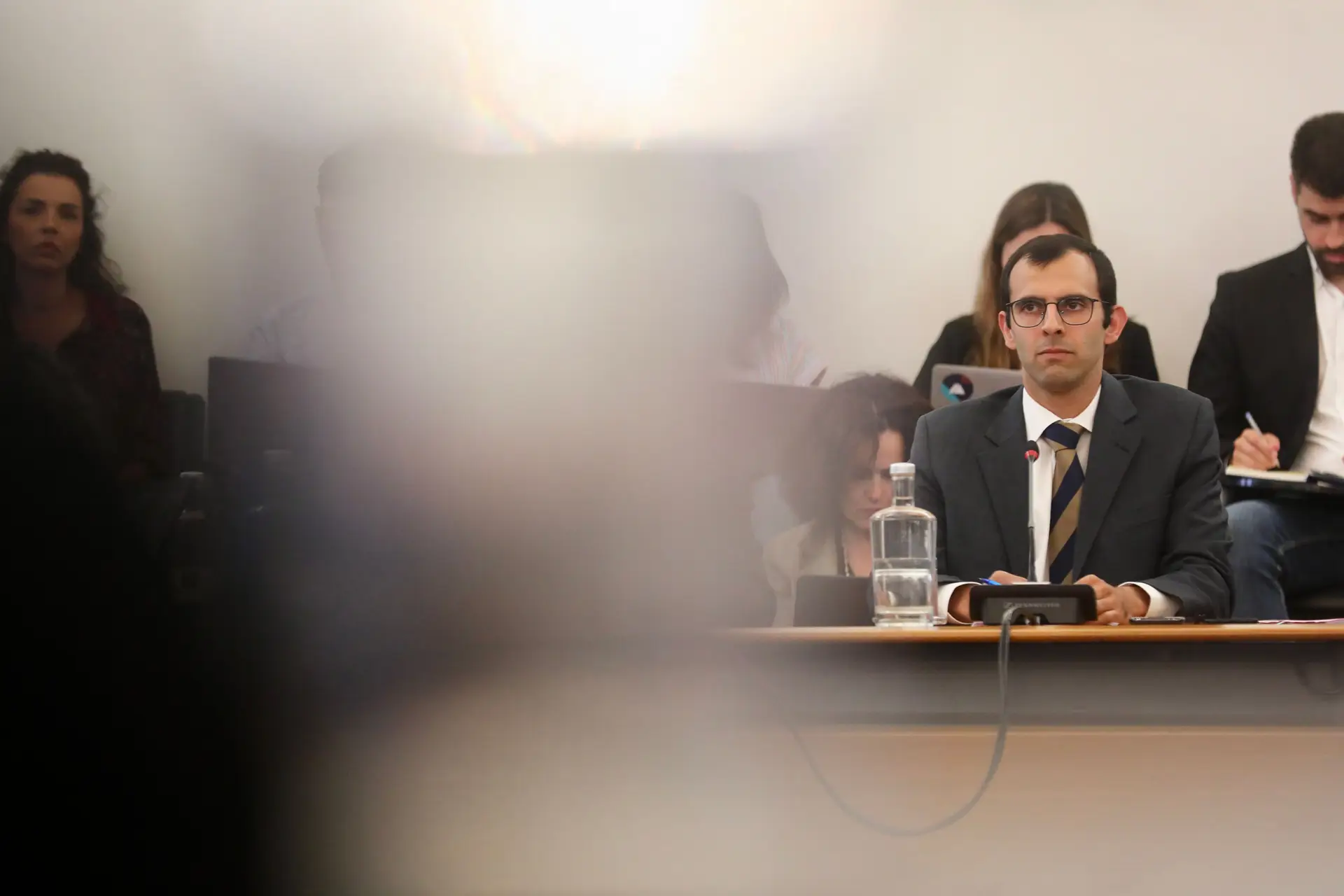 A tentativa de ocultação de notas, o apagão de mensagens, a agressividade do ministro e as ameaças do SIS: a versão de Frederico Pinheiro