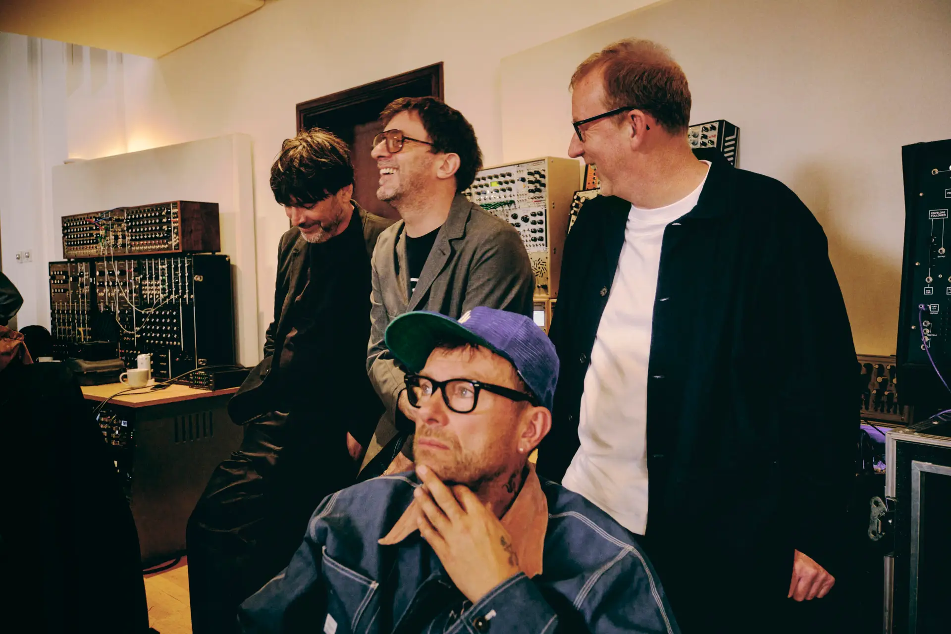 Blur surpreendem com o anúncio novo álbum: a capa, o alinhamento e o single que já pode ouvir