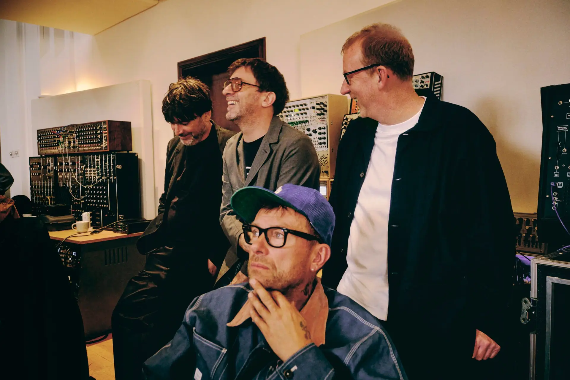 Blur surpreendem com o anúncio novo álbum: a capa, o alinhamento e o single que já pode ouvir