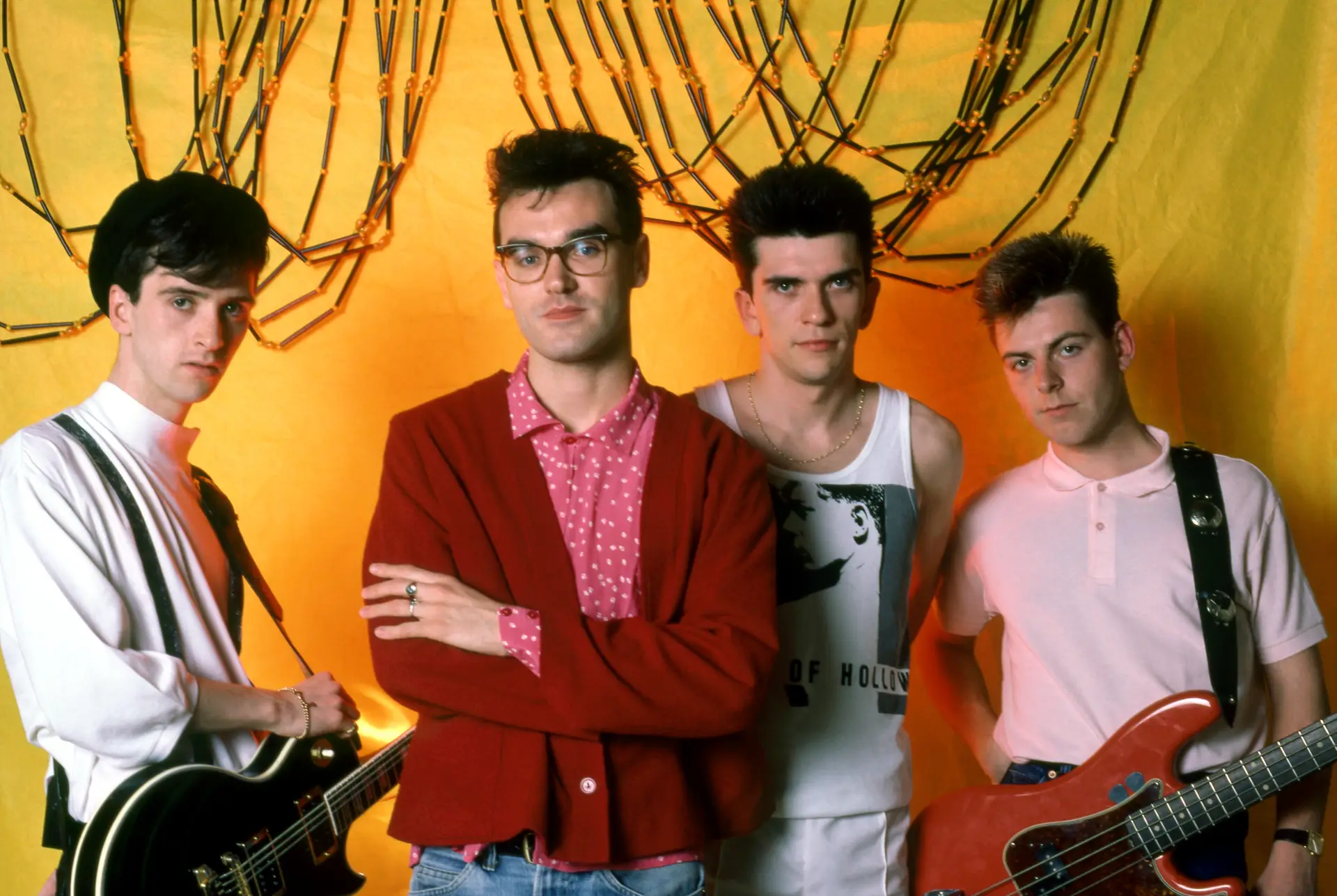 Mike Joyce lembra Andy Rourke, companheiro nos Smiths: “Acho que ele não tinha consciência da enorme contribuição que teve para a música”