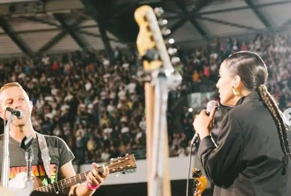 Carminho e Bárbara Bandeira emocionadas com a “generosidade” dos Coldplay: “Quatro dias que ficam para sempre”