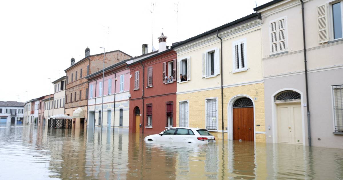 Meloni anuncia mais de €2 mil milhões de ajuda a zonas inundadas de Itália