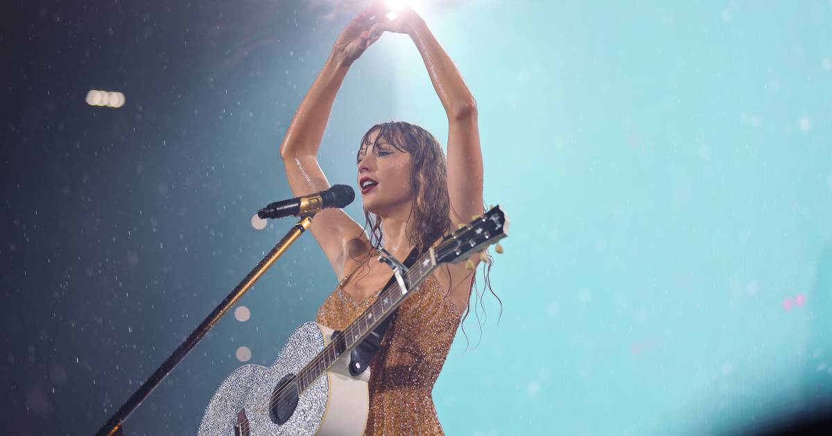 Fã põe à venda água da chuva que se abateu sobre o concerto de Taylor Swift no passado sábado