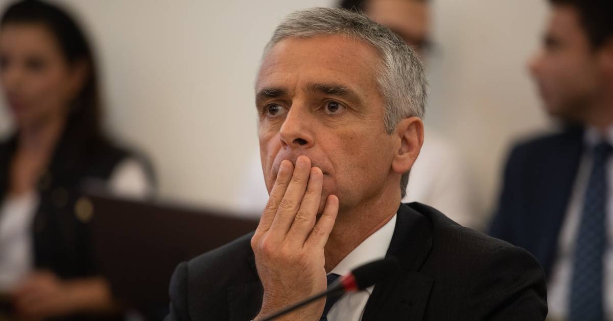 Gestor demitiu-se da TAP porque não tinha seguro e contrato público, Pedro Nuno e Leão invocaram razões pessoais