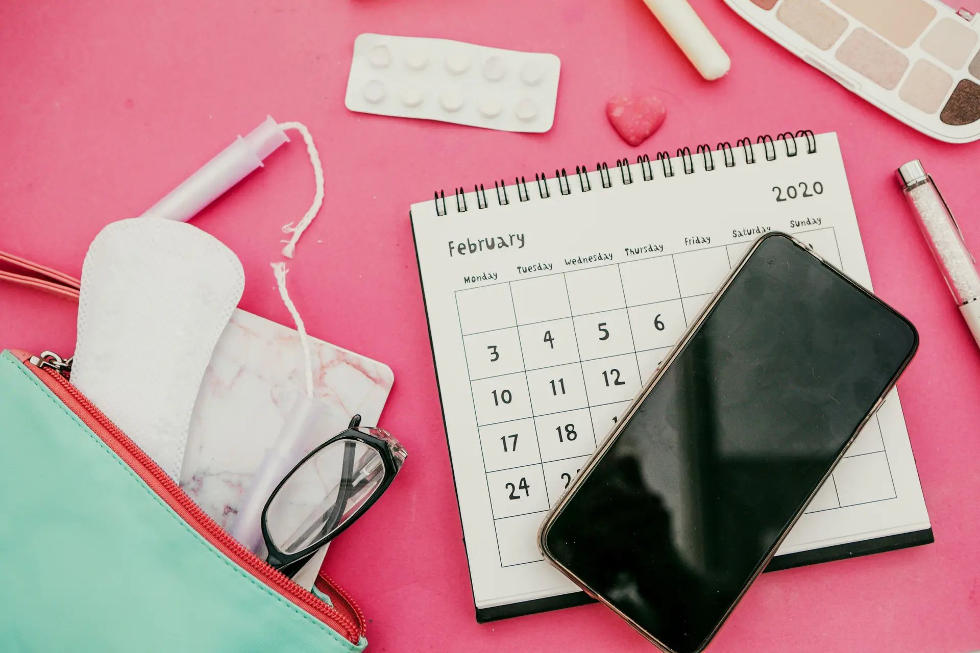 Consumidores portugueses acusam aplicação americana de ciclo menstrual de partilhar “dados extremamente sensíveis” com o Facebook e a Google