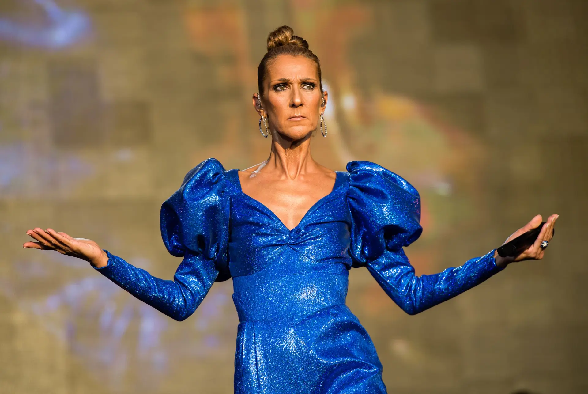 Celine Dion: Suara Legendaris Menghentak Paris, Mengiringi Kemegahan Olimpiade