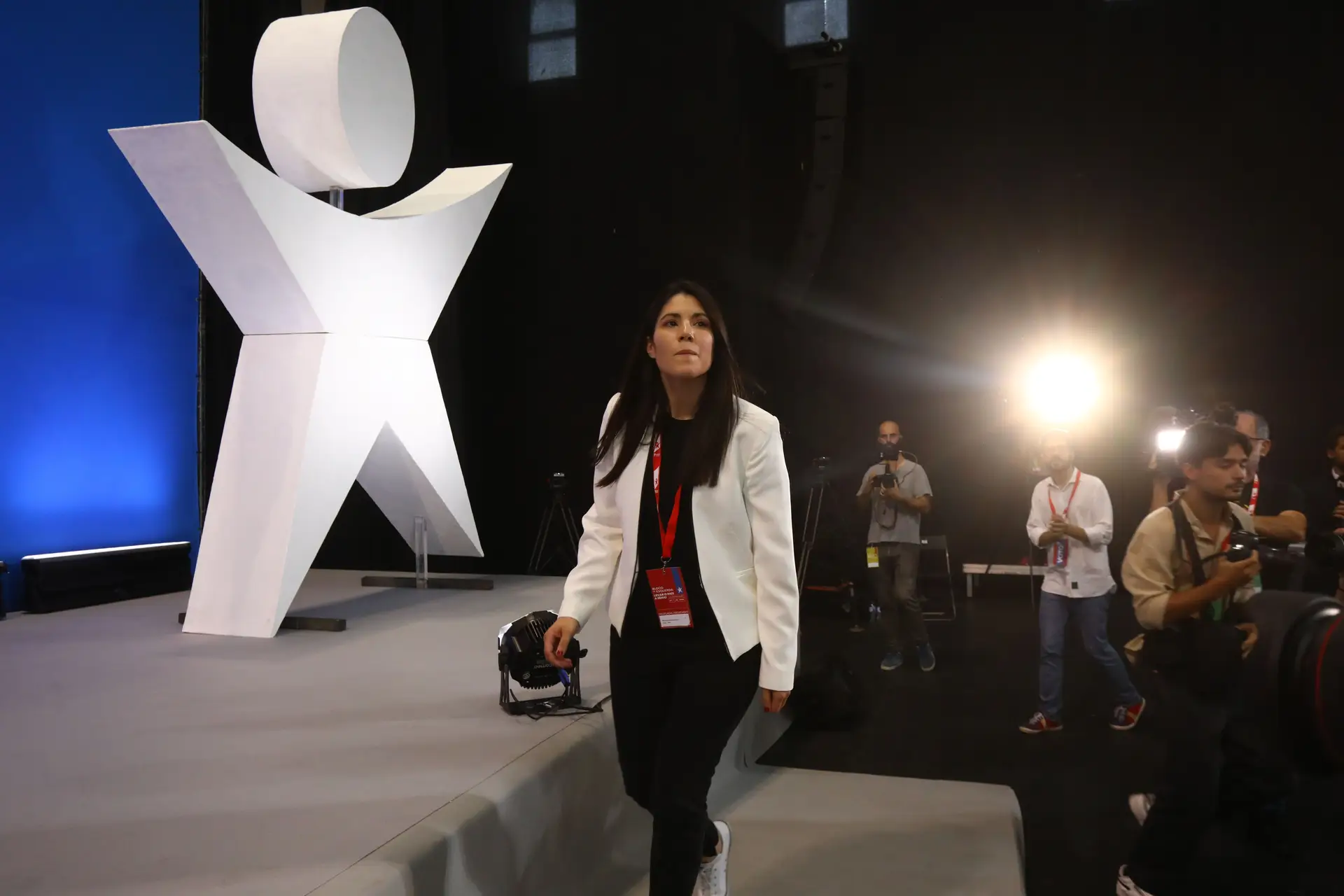 Mariana Mortágua acusa Governo de fazer ajustes diretos que agravam custos e "são muito menos transparentes"
