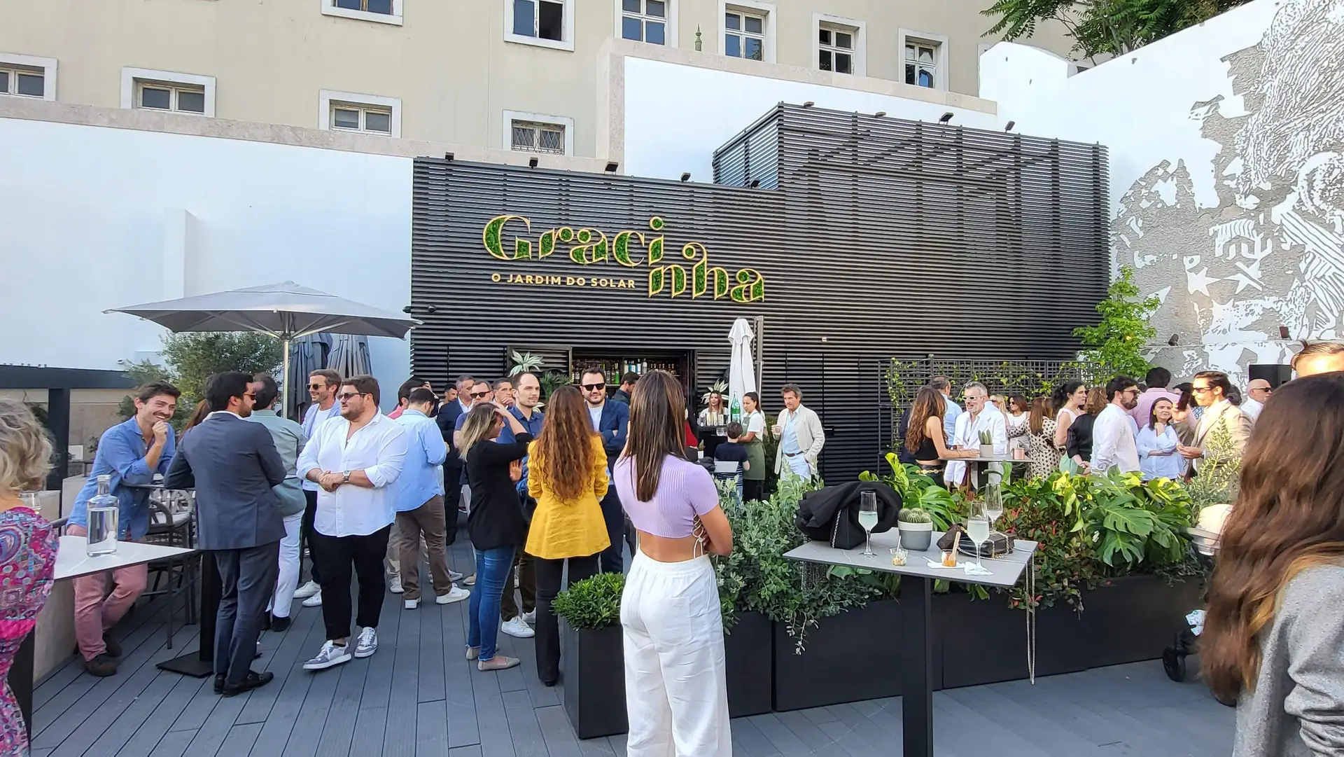 No novo jardim de Lisboa há hambúrgueres, bagels, ostras, fado e música do mundo